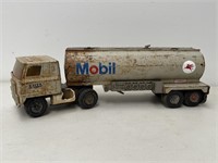 MOBIL Petrol Tanker - Length 560mm