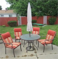 Round Patio Table with (4) Chairs, Umberella and