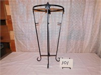 Wrought Iron Plant Stand (Bsmnt)
