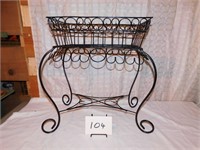 Wrought Iron Plant Stand (Bsmnt)