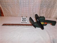 Black And Decker 22" Electric Hedge Trimmer,