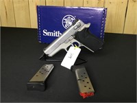 Smith and Wesson 3913 9mm Pistol