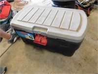 Rubbermaid Container & Contents