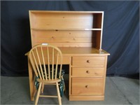 PINE STUDENTS DESK WITH HUTCH & CHAIR