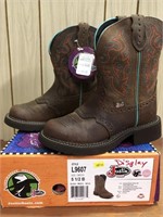 New with Box  Justin brand Ladies Boots 5 1/2B