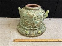 POTTERY WITH FROGS