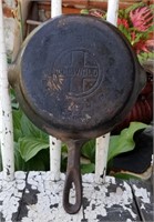 Griswold #5 724C Large Logo Cast Iron Skillet Pan