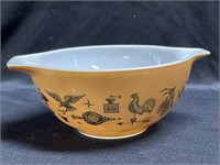 Early American Pyrex Mixing bowl 1 1/2qt