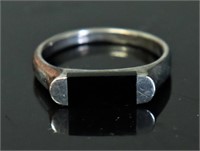 STERLING SILVER BLACK ONYX RING SIZE 7