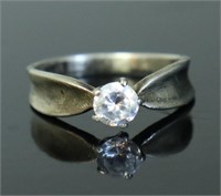STERLING SILVER CZ RING SIZE 6