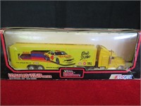 NASCAR Ernie Irvan Team Transporter 1:64 Scale