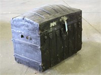 Vintage Trunk, Approx 33"x19"x27"