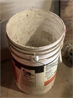 Bucket W/Oil Dry