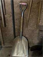 Wide Metal Shovel