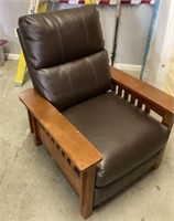 Mission-style recliner