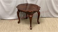 Queen Anne Leg Side Table / End Table