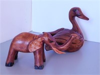 Sculpture éléphant et cygne en bois
