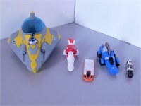Lot de 5 jouets incluant vaisseau spatial StarWars