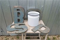 ENAMEL POT & WOOD DECOR LETTERING