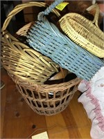 GROUP OF WICKER BASKETS VARIOUS SIZES STYLES