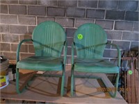 2 Vintage metal lawn chairs