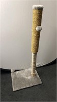 38" TALL CAT SCRATCHING POST LIKE NEW
