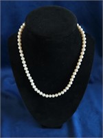 PEARL NECKLACE WITH BOW CLASP