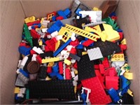 Apx 6 pounds of Lego.  Mostly vintage pieces