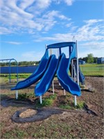 PLAYGROUND MULTIPLE SLIDES W/ CLIMBING BOARDS