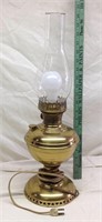 D5). VINTAGE HURRICANE LAMP, stamped brass