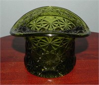 Large Daisy & Button Green Glass Hat