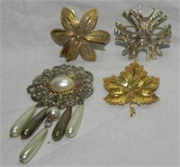 (4) Vintage Gold Tone Brooches