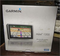 Garmin Nuvi 1300 GPS Navigator