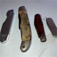 4 pocket knives