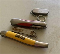 4 pocket  knives