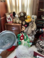 STUFFED ANIMALS ONLY