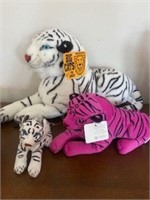 Lot of tiger plushes