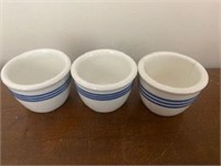3 ceramic small bowls