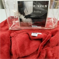 Pinzon, red throw blanket in original package