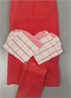 Stevens Utica vintage red bath towel, 2 new...