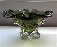 CHALET / LORRAINE ART GLASS OLIVE GREEN