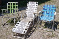 Picnic blanket & 3 aluminum lawn chairs -