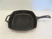 Lodge Square Cast Iron Grill Pan - 10 "
