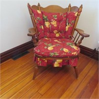 Early American style chair 29 x H 33" w/cushions