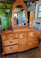 Vintage Lexington Bowfront Dresser w/Mirror