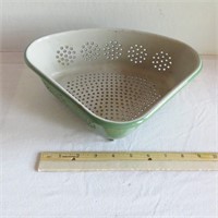 Enamelware kitchen sink corner strainer/basket