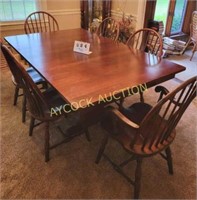 Dining Room Table with 6 chairs and 3 leaves