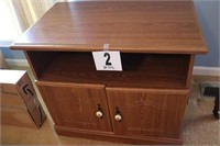 Cabinet/Stand with (2) Doors (31.5x19.5x27") with