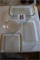 (3) Pyrex Baking Dishes (R1)