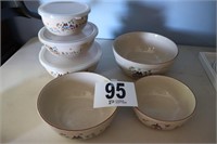 Set of International Stoneware 'Heartland' Bowls